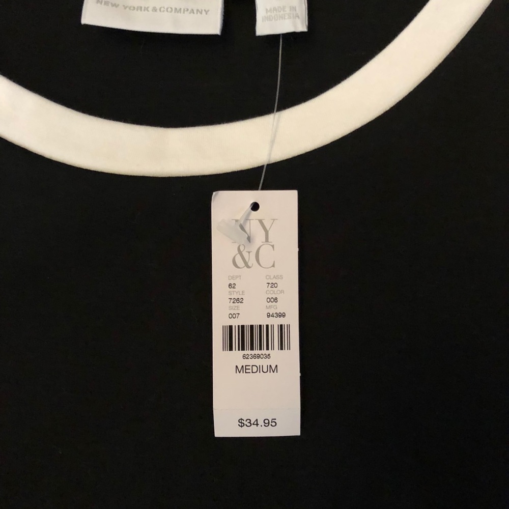 Black and white semi fitted t-shirt dress